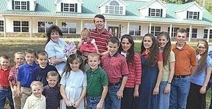 世界上生孩子最多的女人,怀孕27次生了69个孩