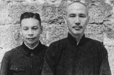 杜月笙60大寿时, 蒋介石送的一块牌匾上四个字有意义重大!