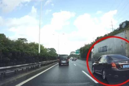 堵瘫高速、害人毁车，返程路上老司机最怕遇到的就是这3件事