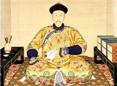 康熙唯一的皇贵妃，抚育天子十年，生下一女，却被康熙烧掉