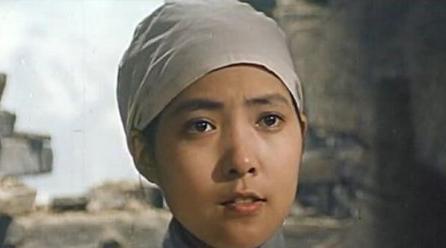 第一个嫁老外的演员, 恋爱遭家人单位反对, 如今有两个混血女儿