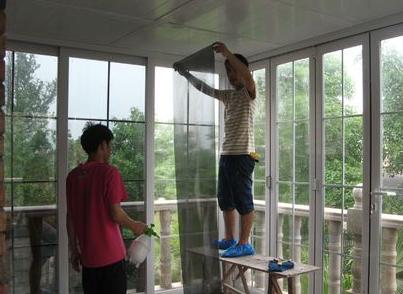 夏天吹电扇太热了咋办!教你三个小技巧,家里贼