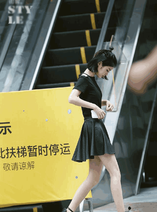 街拍: 成都街头的超短裤、超短裤美女, 个个身材火辣