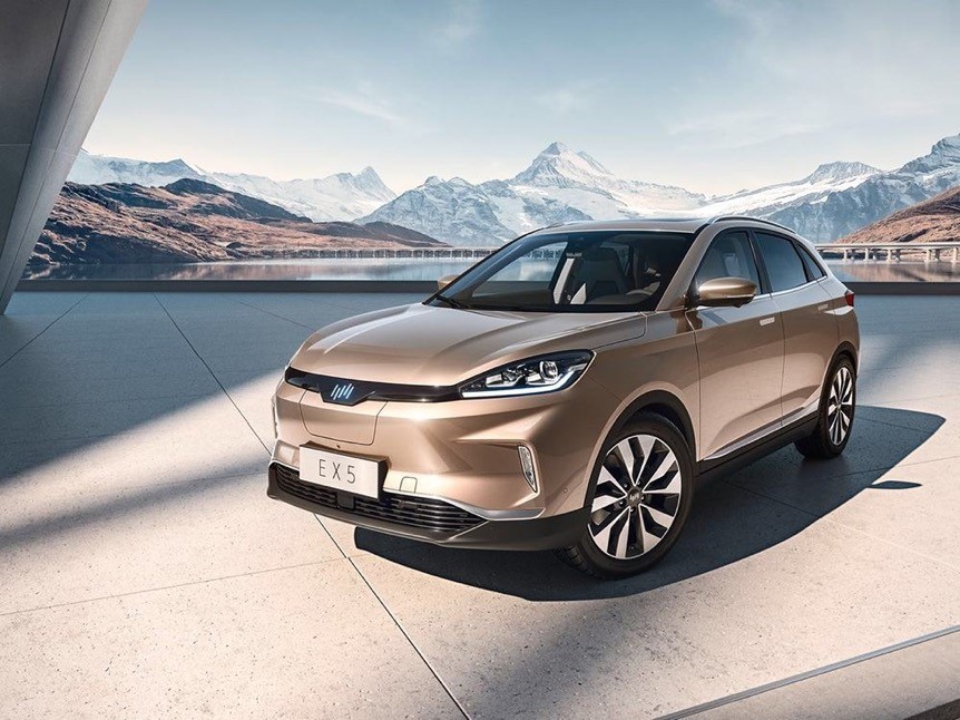 威马EX5如期而至,首批用户于交付大会提车,如