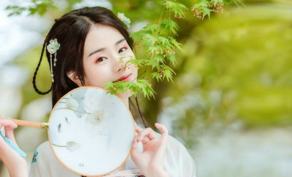 如花似月白皙古典美女唯美户外写真图片yt日美女图片