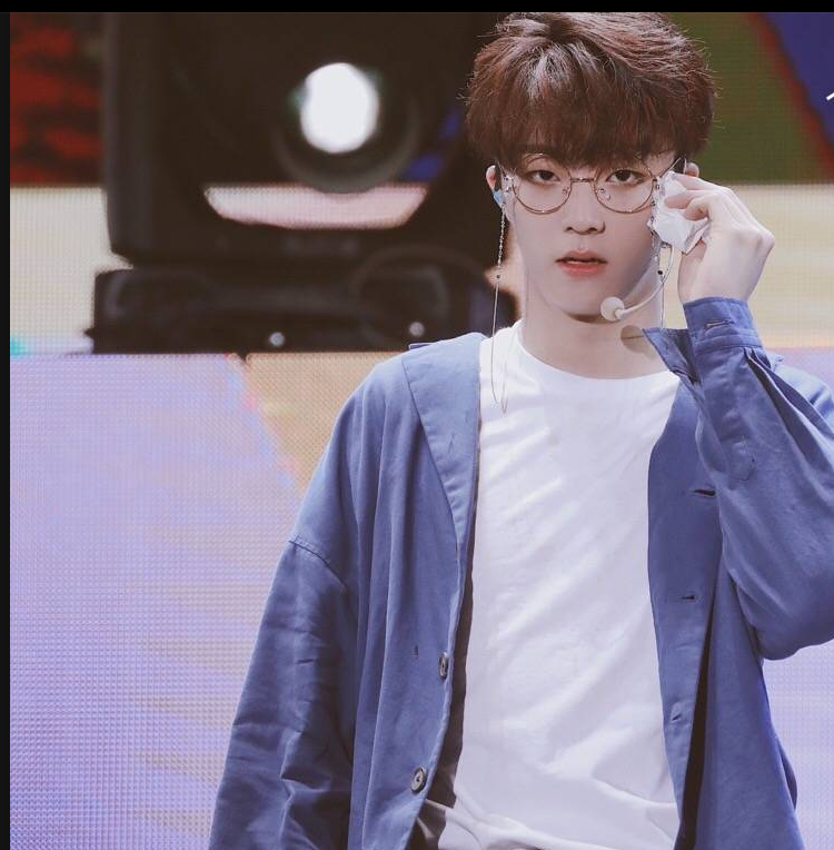 陈立农戴上眼镜让多少农糖姐姐少女心爆棚 在