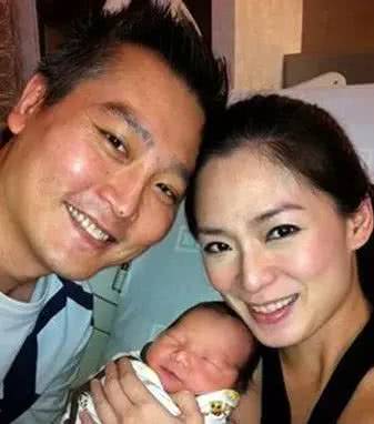 她是新加坡三美最经典何仙姑，当红时破产，低调嫁人如今生活美满