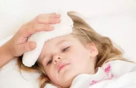 宝宝发烧要不要去医院?39.5℃以下居家处理方