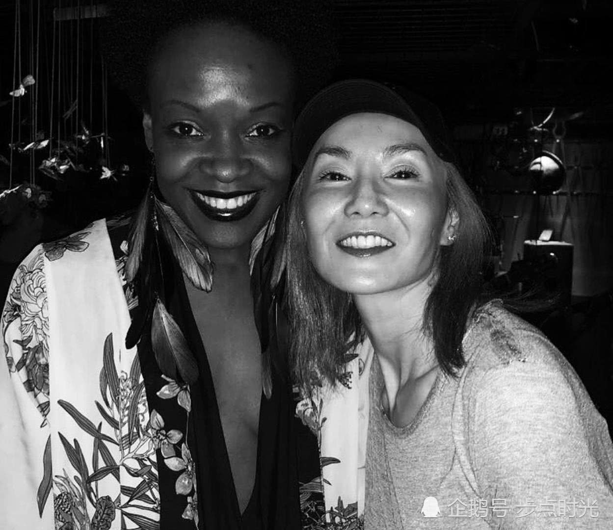 53岁张曼玉近照曝光，女神显老，但魅力难以抗拒！