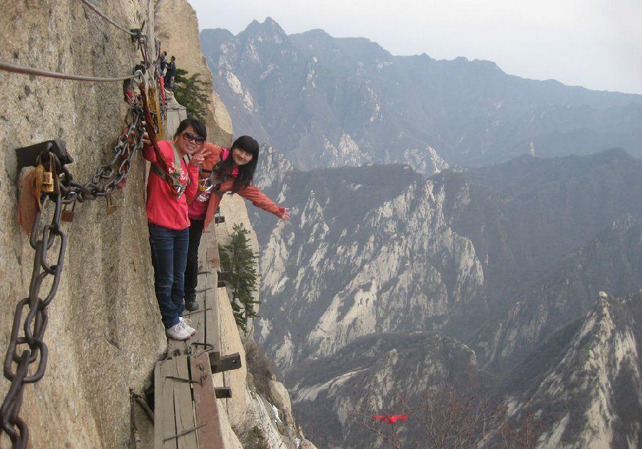 游览华山, 给人有一种居高临下的感觉