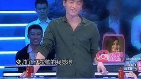 还记得当年陈晓在节目中给袁姗姗打电话吗？弄得全场都尴尬了。