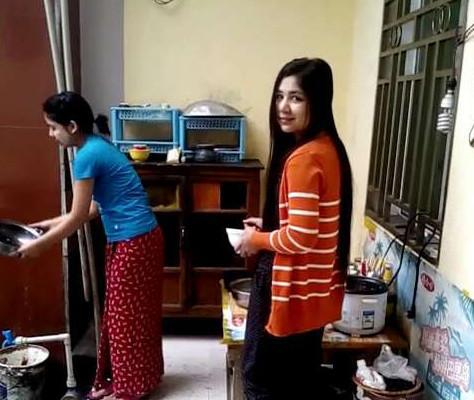 在缅甸旅游的游客 发现当地缅甸人对中国的看