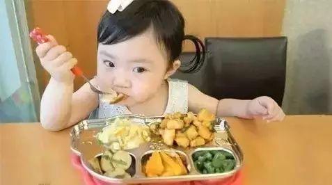 二胎妈妈无奈想送1岁半女宝上托班,如何选择合