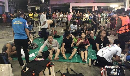 泰翻船事故致18死 36名获救中国游客名单公布