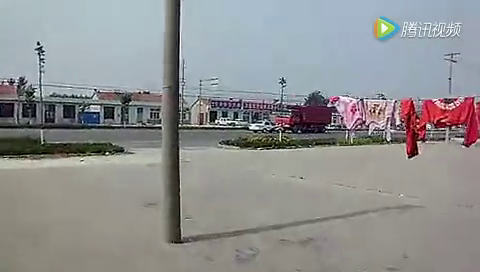 最牛交警VS最牛大卡车司机，最后结局可想而知