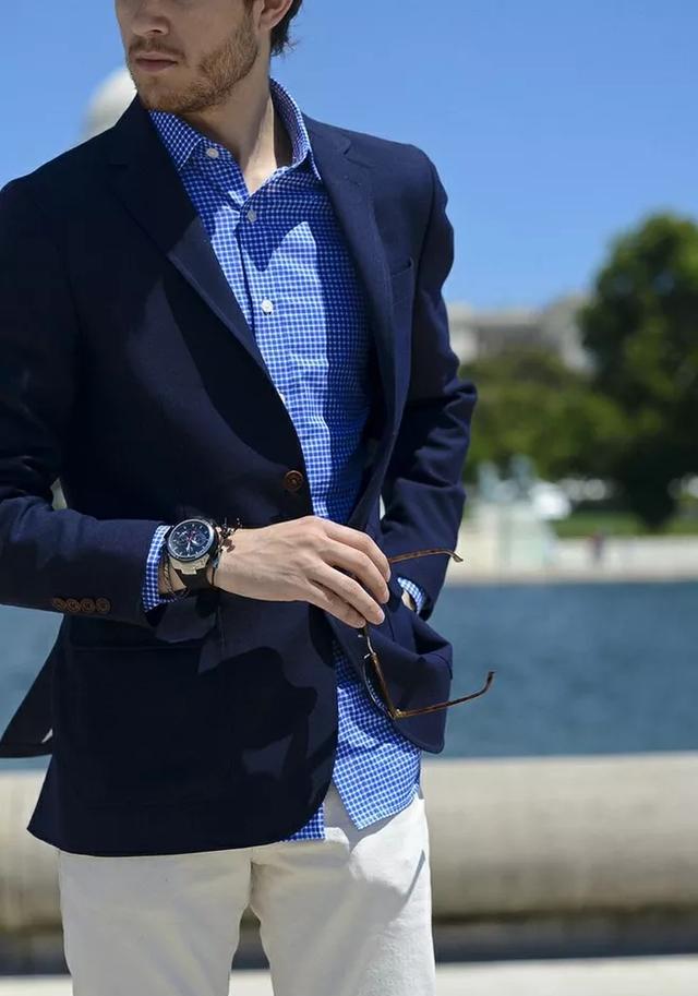 三十岁左右的男士穿什么品牌的衣服,怎么搭配