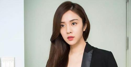 王晓晨新剧未播先火,造型美过茅小春,男主曾