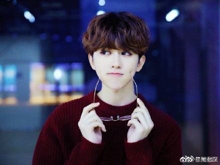 魏大勋昨日回复蔡徐坤微博 正式认领自己这位