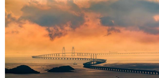 好聪明!港珠澳大桥上三地车牌及驾驶规则不同