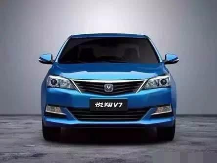 轴距2米6，1.6L发动机＋6MT，官降只要5万了比捷达划算