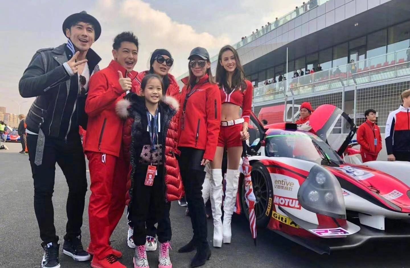 林志颖赛车队获冠军,老婆陈若仪助阵,钟丽缇夫