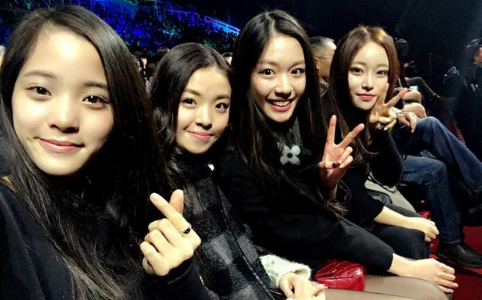 欧阳娜娜在宋祖儿生日当天微博秀恩爱网友:热