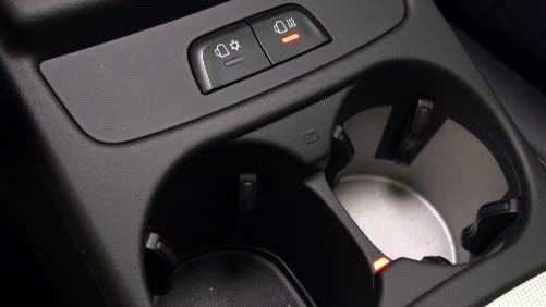 制冷加热杯架的妙用 奥迪车主不要忽视