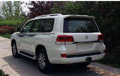 新款酷路泽4000越野性能堪称沙漠小王子，居家旅行必备，值得拥有