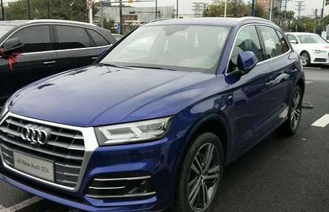 奥迪Q5L实车曝光！空间大多了，内饰年轻10岁，配飞机档杆！