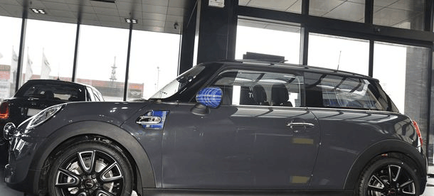 朋友说我开这车子傻, 还不如他的帕萨特