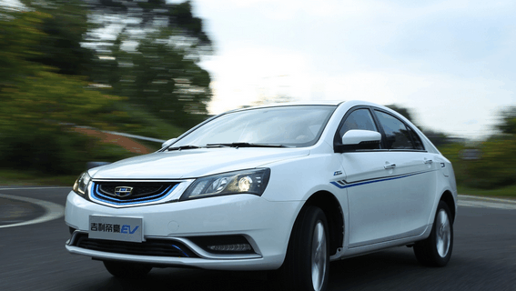 吉利这款电动轿车起步价22万, 造型帅气, 内饰是无比的精致