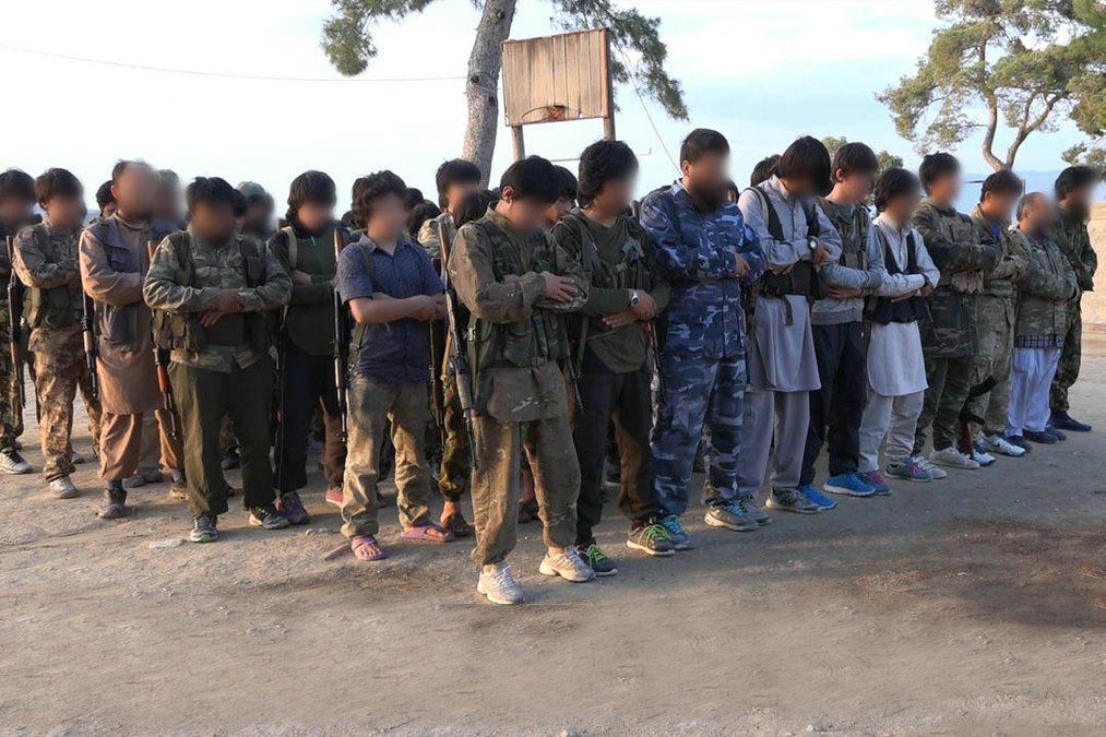 干得漂亮!俄军歼灭神秘东方武装,全套美式装备