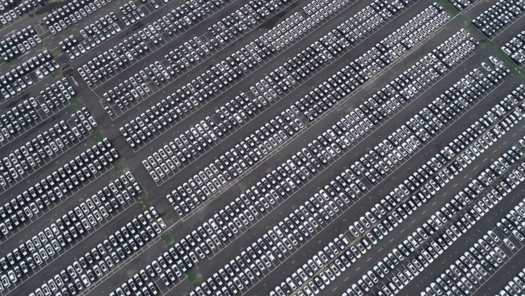 特斯拉活到2020年还需100亿美元；东风本田召回13万辆CR-V