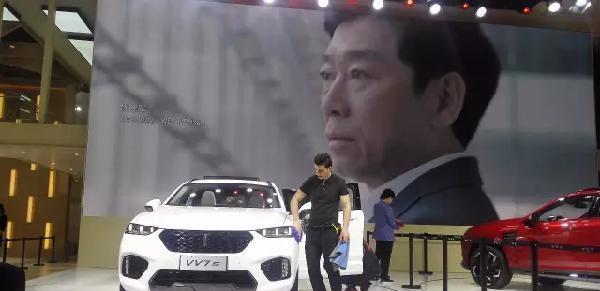 为了一个品牌, 他“改”了家族的姓氏