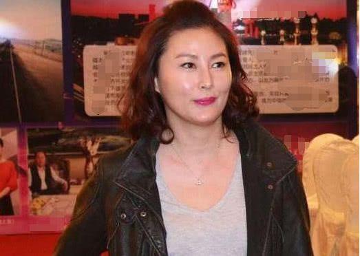 潘金莲和武松“因戏生情”，真的在一起了，如今46岁却认不出！