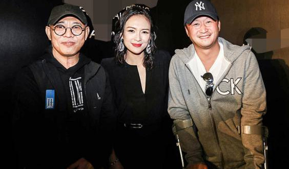 计春华去世，李连杰忙着看世界杯引不满:看看后辈吴京是怎么做的