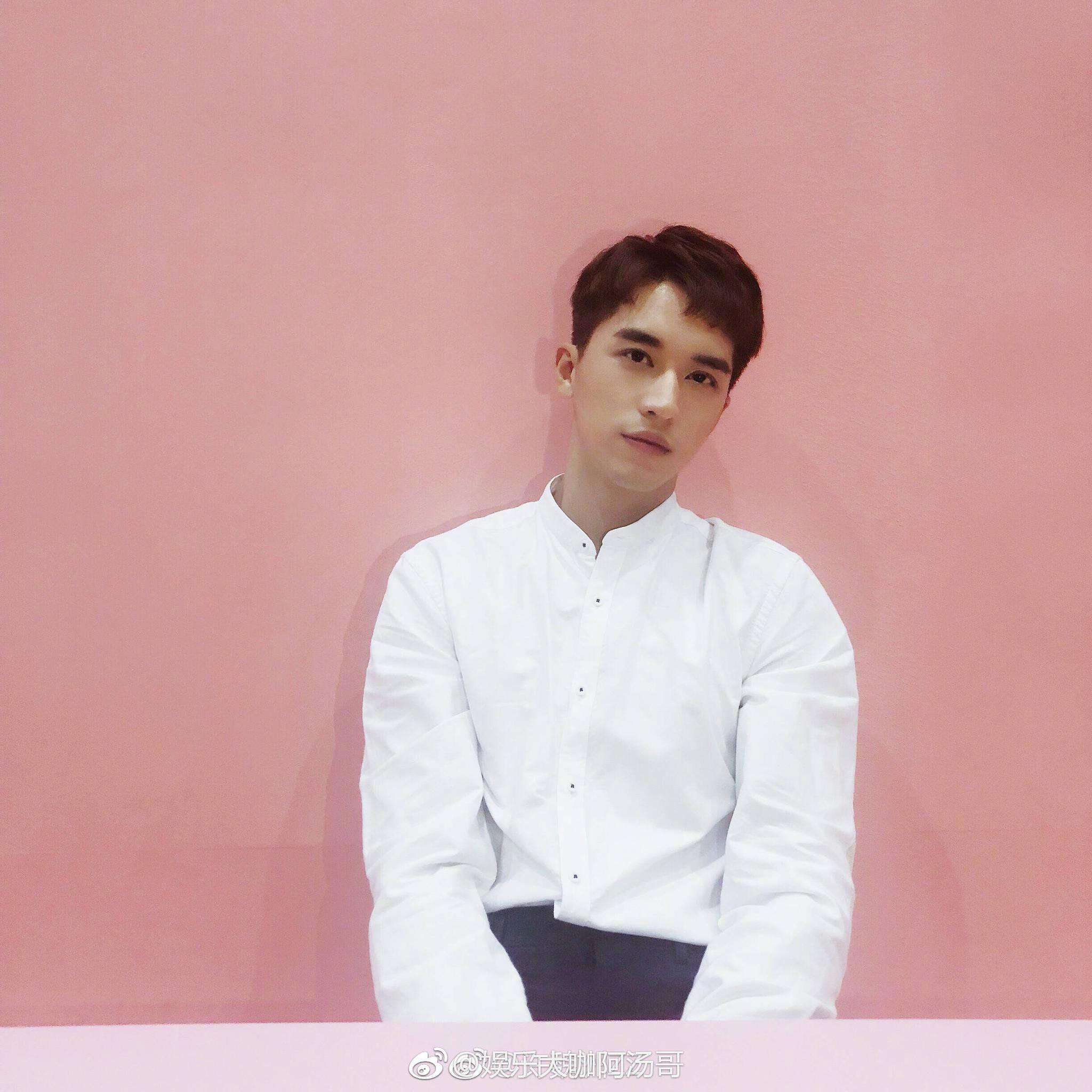 许魏洲 杀青 许魏洲 巴黎 新戏《我不能恋爱的女朋友》凌晨刚杀青