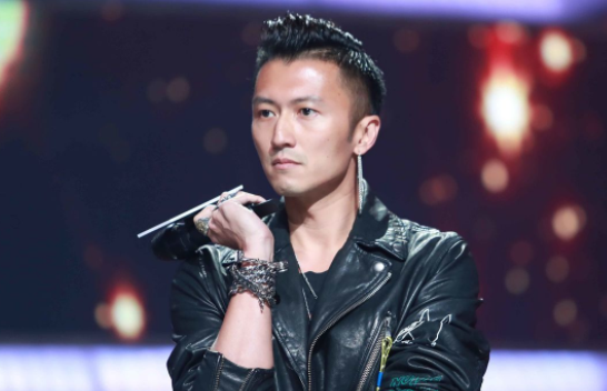 谢霆锋战队的最强者是谁?不是刘郡格,而是不被