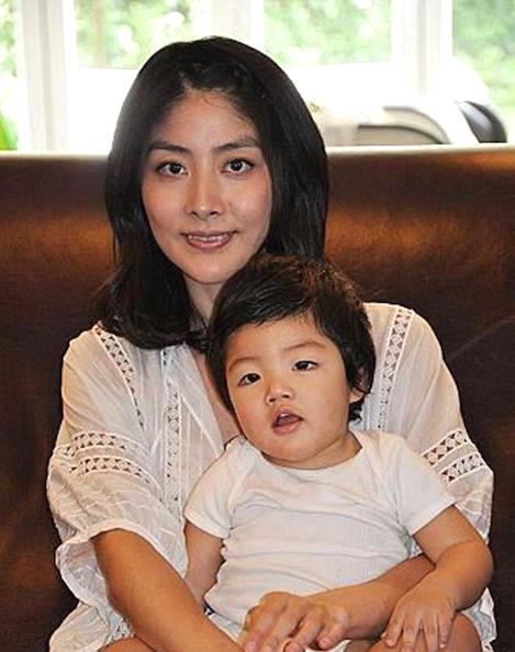 43岁陈慧琳近照两个儿子长相随爸曾为双胞胎女儿流产痛哭