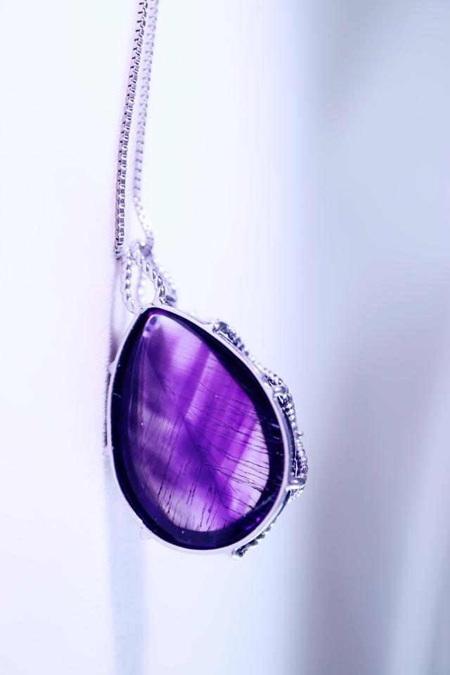 三轮骨干紫发晶是什么?有什么功效和作用?