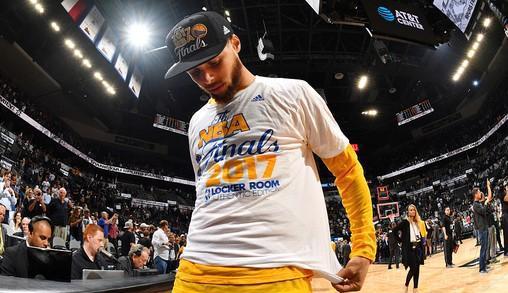 大嘴巴克利再出神预言,詹姆斯听到会哭!