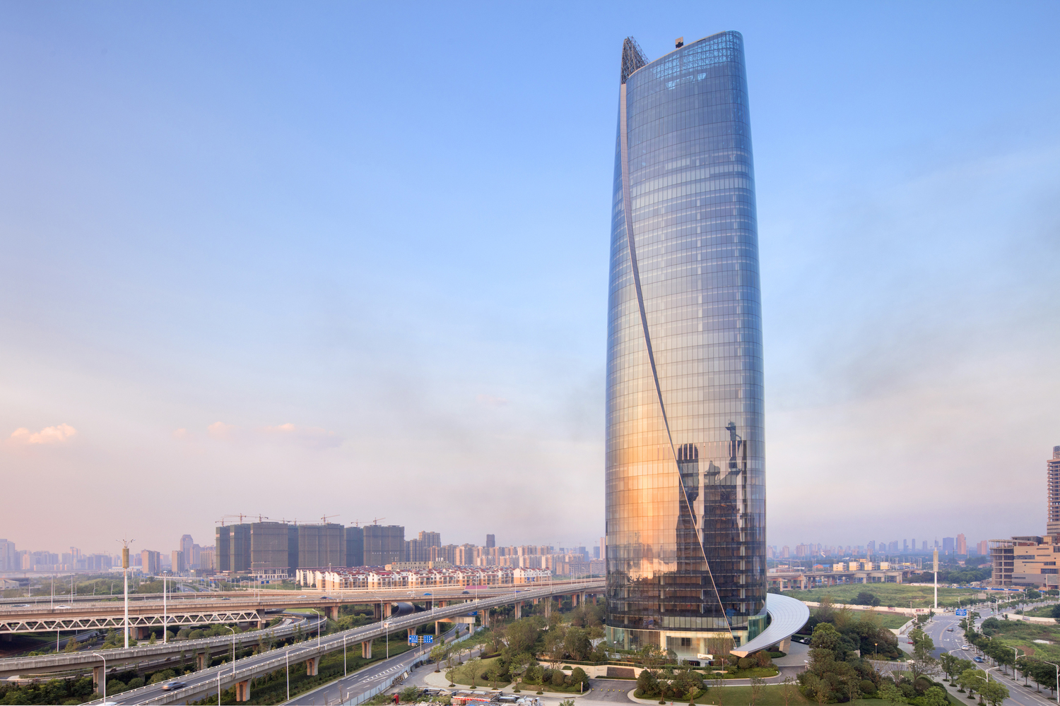 南昌新力中心,位于中国江西南昌