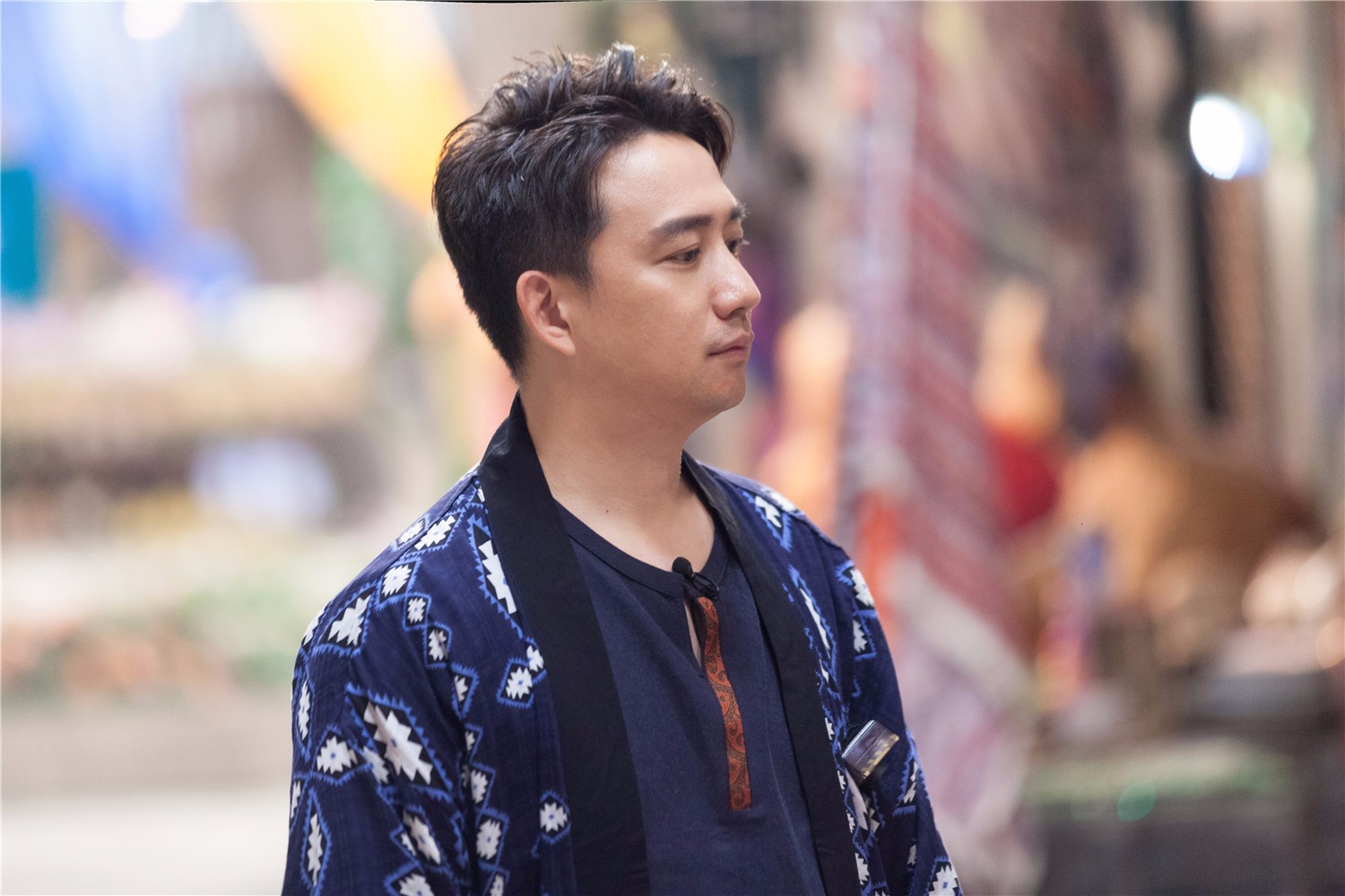 《我是大侦探》黄磊再次发起“连问”技能 何炅感慨:他好吓人