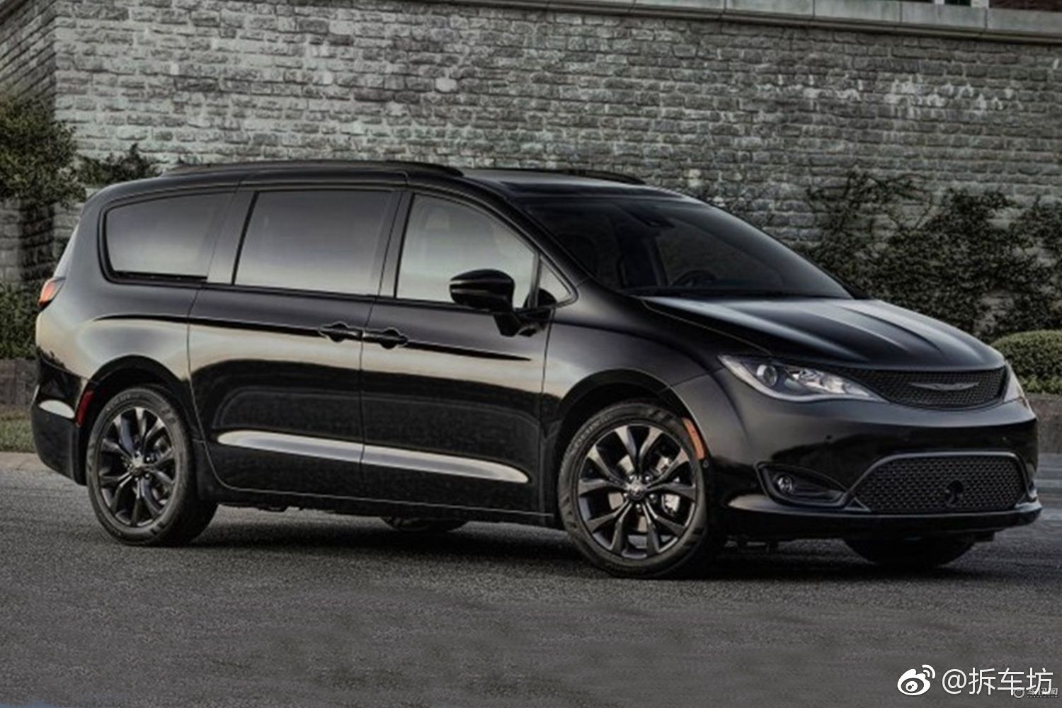 克莱斯勒推出一款大捷龙S版黑色装饰套件