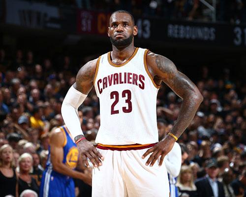 詹姆斯生涯最伟大的两场东决,18年宇宙之战和