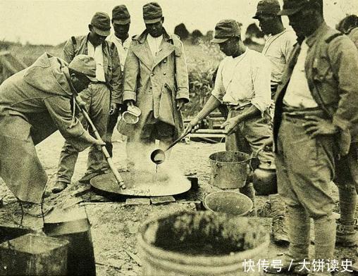 日寇单兵独自进村糟蹋花姑娘,结果被农民一钉