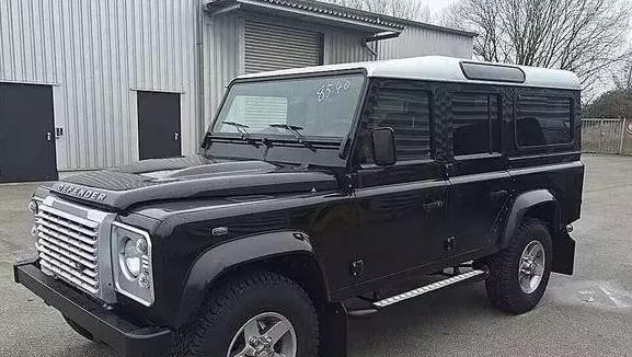 16款超级7座越野SUV——路虎卫士110