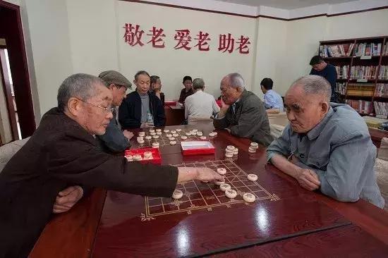 60岁一次性缴纳养老保险多少钱,才能保证月领