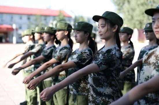 高考成绩不错,究竟考军校好还是地方大学好?