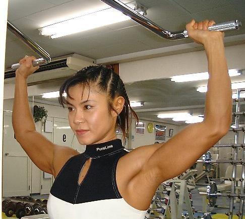 日本健美女神健身30年, 年过半百身材颜值一样吸精!